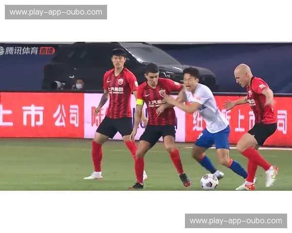 巅峰之上的红蓝对决：当东方雄狮在世界之巅邂逅诺坎普之光