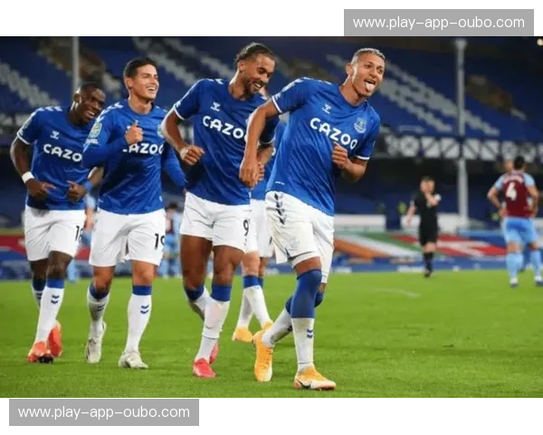 蓝色德比的烽火：埃弗顿与纽卡斯尔的恩怨情仇，一场关于英超荣耀的史诗对决